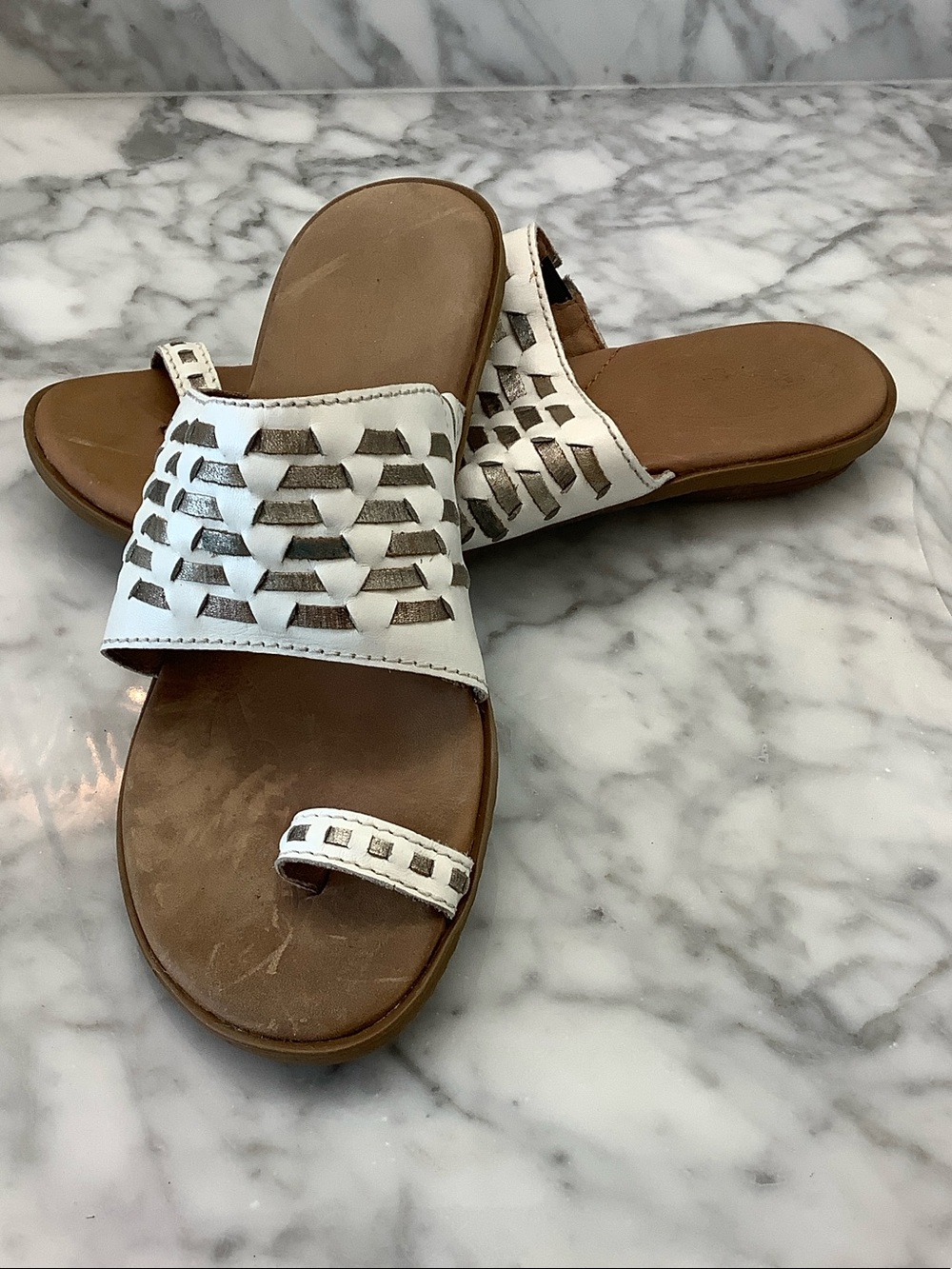 BORN White Woven Slide Sandals SZ 39